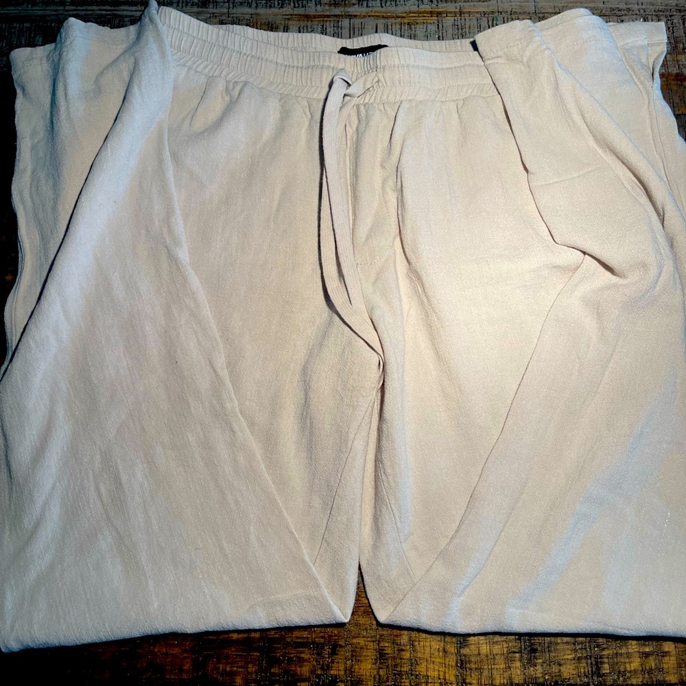 Mens Novamen Fashion Nova linen and rayon drawstring light pants.